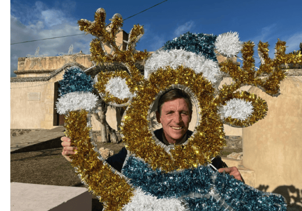 adam keen in christmas scene